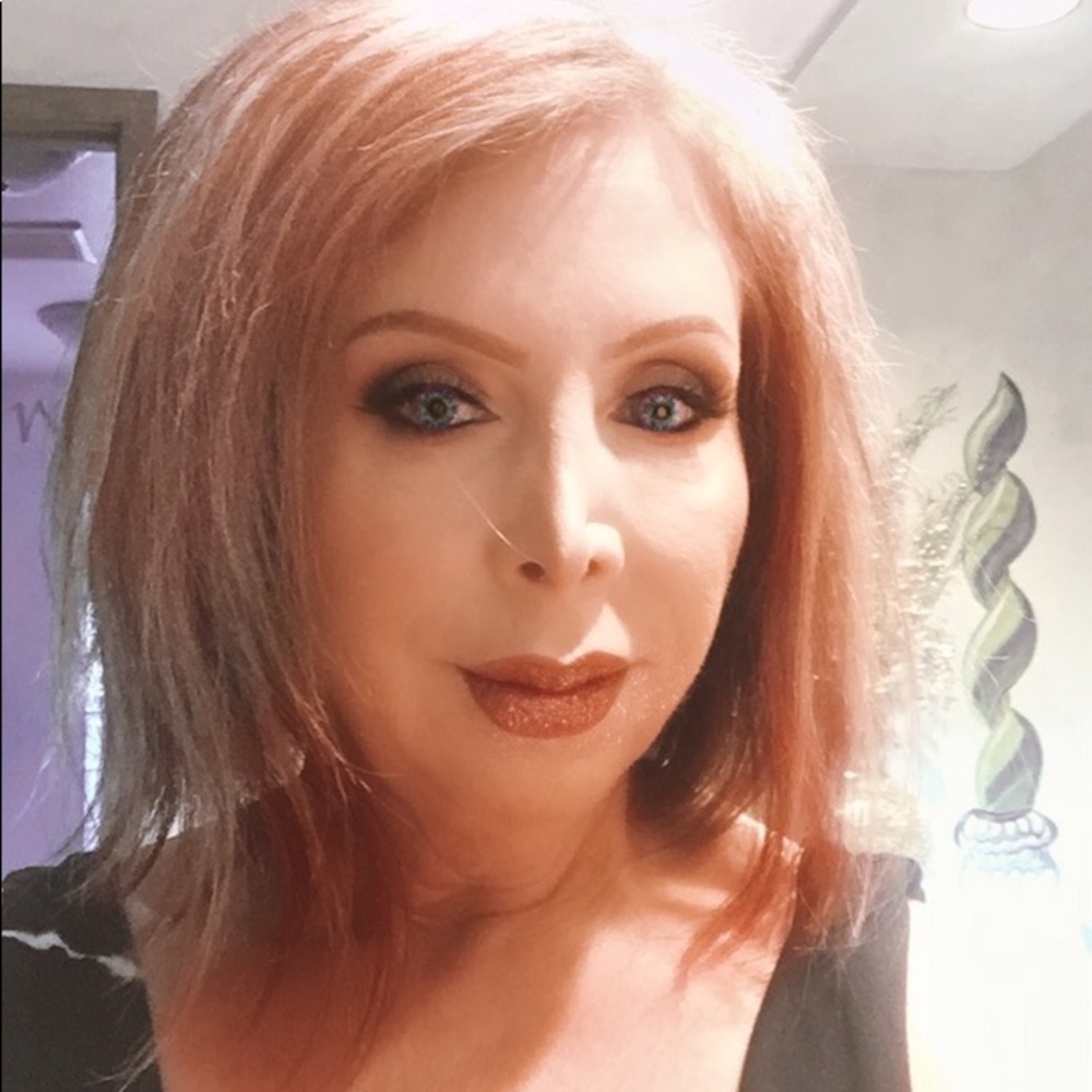 Meet your Posher, Joni